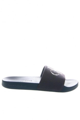 Чехли Calvin Klein Jeans, Размер 42, Цвят Син, Цена 33,23 €, #134068228