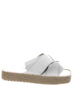 Pantofle RunnerBoss, Velikost 39, Barva Bílá, Cena  589,00 Kč