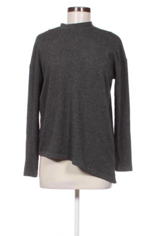 Dámská halenka Reserved, Velikost S, Barva Šedá, Cena  89,00 Kč