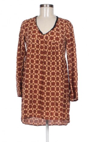 Γυναικεία μπλούζα Review, Μέγεθος M, Χρώμα Πολύχρωμο, Τιμή 3,99 €