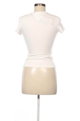 Дамска тениска Tommy Jeans, Размер XS, Цвят Бял, Цена 28,63 €