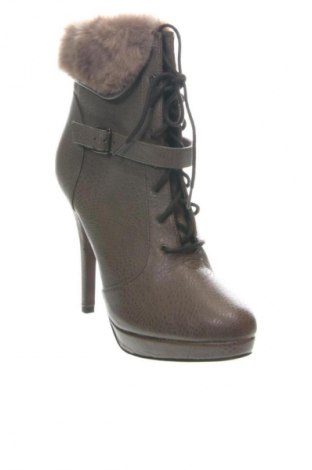 Дамски боти Stradivarius, Размер 37, Цвят Кафяв, Цена 31,73 €