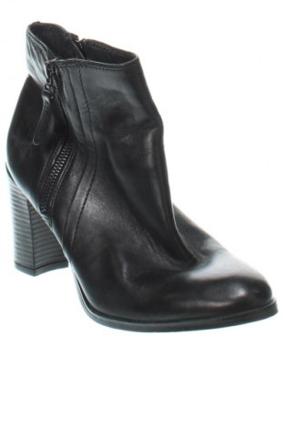 Дамски боти Unbranded, Размер 37, Цвят Черен, Цена 52,66 €