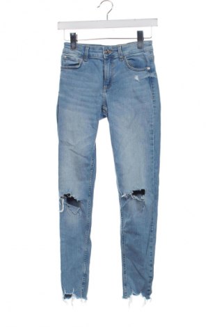 Dámské džíny  Bershka, Velikost XS, Barva Modrá, Cena  264,00 Kč