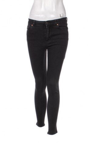 Damskie jeansy Pull&Bear, Rozmiar M, Kolor Szary, Cena 23,99 zł