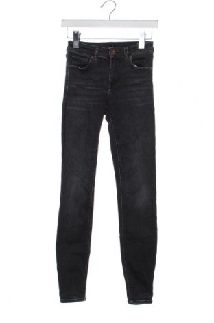 Damskie jeansy Vero Moda, Rozmiar XS, Kolor Szary, Cena 22,47 zł