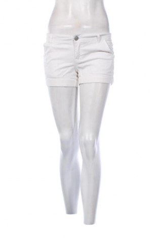 Γυναικείο κοντό παντελόνι Aeropostale, Μέγεθος M, Χρώμα Λευκό, Τιμή 1,99 €