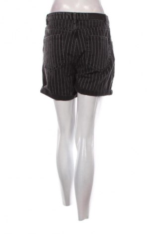 Damskie szorty Bershka, Rozmiar M, Kolor Kolorowy, Cena 23,99 zł