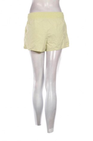 Damskie szorty Bershka, Rozmiar S, Kolor Zielony, Cena 25,99 zł