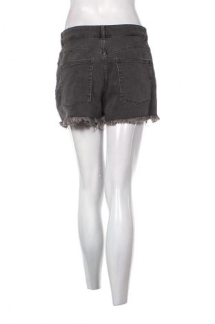 Дамски къс панталон H&M Divided, Размер S, Цвят Сив, Цена 3,57 €