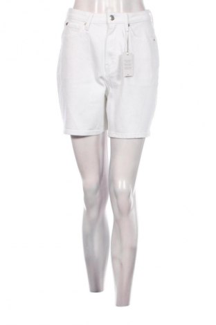Pantaloni scurți de femei Tommy Hilfiger, Mărime M, Culoare Alb, Preț 199,99 Lei