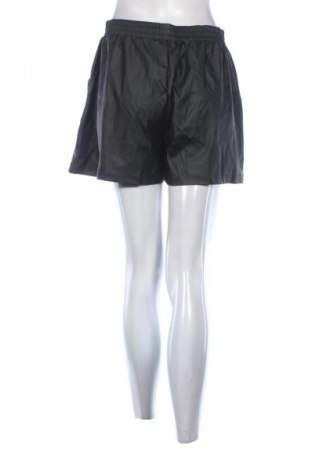 Γυναικείο κοντό παντελόνι Vero Moda, Μέγεθος M, Χρώμα Μαύρο, Τιμή 5,99 €