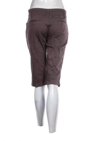 Pantaloni scurți de femei Yessica, Mărime S, Culoare Maro, Preț 9,99 Lei