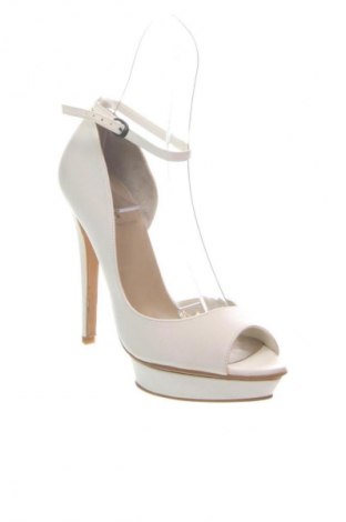 Γυναικεία παπούτσια Bershka, Μέγεθος 38, Χρώμα Λευκό, Τιμή 17,99 €