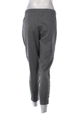 Dámské kalhoty  Bershka, Velikost M, Barva Vícebarevné, Cena  89,00 Kč