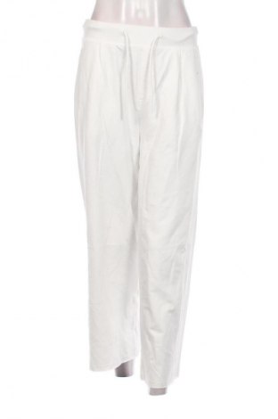 Pantaloni de femei Elbsand, Mărime M, Culoare Alb, Preț 141,99 Lei