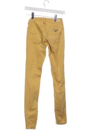 Damskie spodnie Freeman T. Porter, Rozmiar XXS, Kolor Żółty, Cena 21,99 zł
