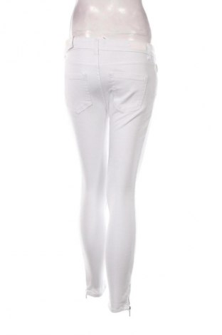 Damskie spodnie ONLY, Rozmiar M, Kolor Biały, Cena 25,99 zł