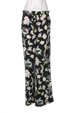 Dámské kalhoty  Pull&Bear, Velikost XL, Barva Vícebarevné, Cena  225,00 Kč