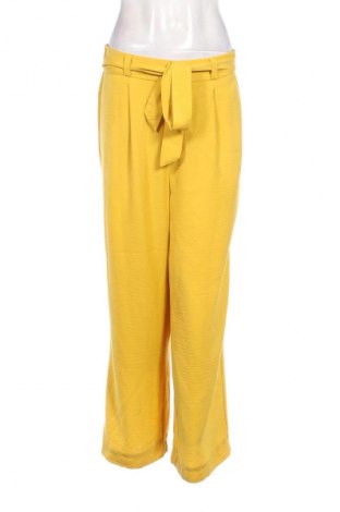 Дамски панталон Stradivarius, Размер M, Цвят Жълт, Цена 4,09 €