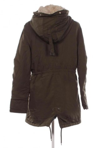 Дамско яке Bershka, Размер L, Цвят Зелен, Цена 20,96 €