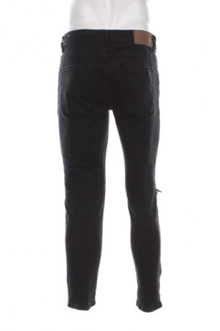Męskie jeansy Bershka, Rozmiar M, Kolor Czarny, Cena 50,99 zł