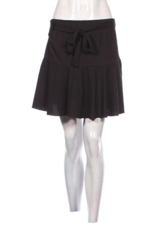 Nadrágszoknya Trendyol, Méret L, Szín Fekete, Ár 919 Ft