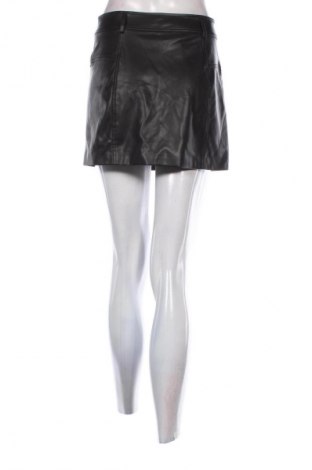 Sukně Bershka, Velikost S, Barva Černá, Cena  199,00 Kč