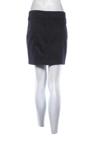 Пола Clockhouse, Размер M, Цвят Черен, Цена 2,04 €