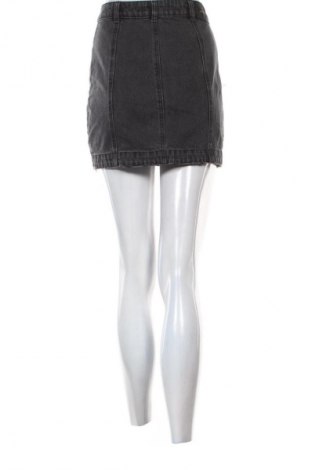 Пола Pull&Bear, Размер S, Цвят Черен, Цена 2,55 €