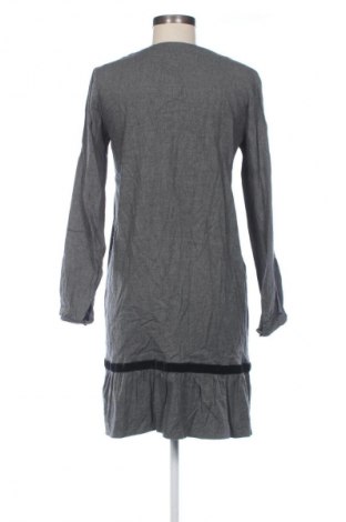 Šaty  Apanage, Velikost XS, Barva Šedá, Cena  252,00 Kč