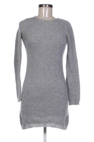 Sukienka Bershka, Rozmiar S, Kolor Szary, Cena 21,99 zł