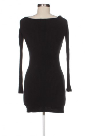 Sukienka Bershka, Rozmiar S, Kolor Czarny, Cena 22,99 zł