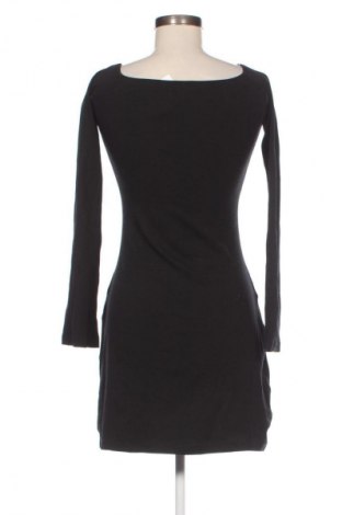 Sukienka Cropp, Rozmiar M, Kolor Czarny, Cena 25,99 zł