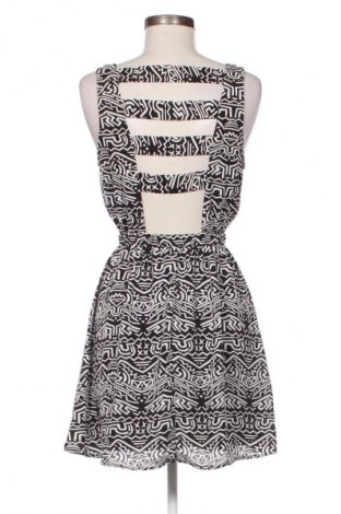 Sukienka Forever 21, Rozmiar S, Kolor Kolorowy, Cena 26,99 zł