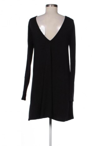 Sukienka Gina Tricot, Rozmiar M, Kolor Czarny, Cena 21,99 zł