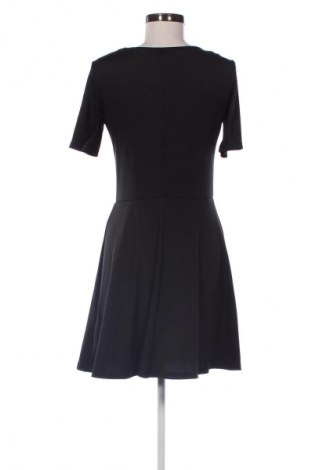 Šaty  H&M Divided, Velikost M, Barva Černá, Cena  299,00 Kč