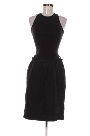 Šaty  Mtwtfss Weekday, Velikost S, Barva Černá, Cena  69,00 Kč