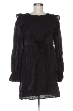 Рокля Pull&Bear, Размер XL, Цвят Черен, Цена 2,04 €