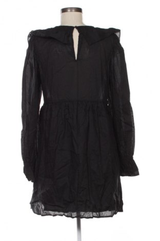 Рокля Pull&Bear, Размер XL, Цвят Черен, Цена 2,04 €