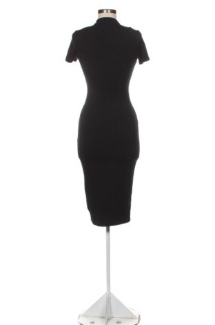 Rochie Pull&Bear, Mărime M, Culoare Negru, Preț 38,99 Lei