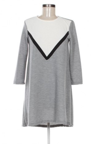 Рокля Stradivarius, Размер M, Цвят Сив, Цена 3,57 €