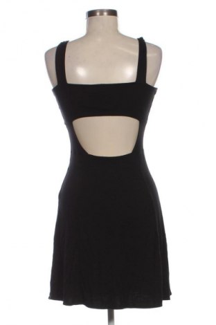 Рокля Stradivarius, Размер S, Цвят Черен, Цена 12,27 €