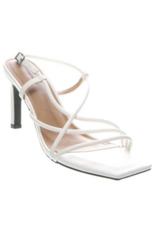 Σανδάλια Amazon Essentials, Μέγεθος 37, Χρώμα Λευκό, Τιμή 16,99 €