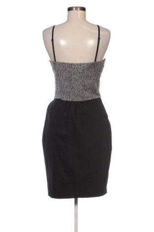 Φόρεμα Waggon, Μέγεθος M, Χρώμα Πολύχρωμο, Τιμή 14,99 €