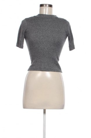 Bluzka damska H&M Divided, Rozmiar XS, Kolor Szary, Cena 31,99 zł