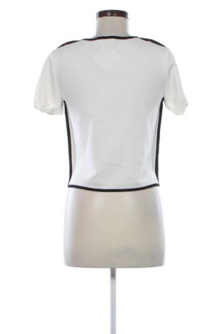 Дамска блуза Unbranded, Размер M, Цвят Бял, Цена 8,18 €