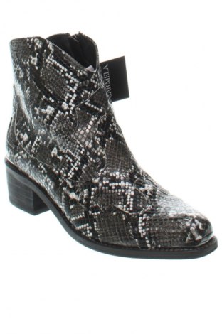 Дамски боти Carmela, Размер 39, Цвят Многоцветен, Цена 73,11 €