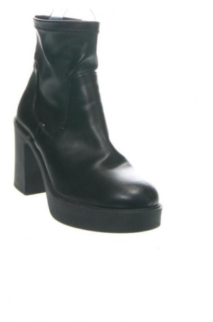 Дамски боти New Yorker, Размер 36, Цвят Черен, Цена 19,94 €
