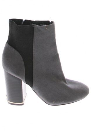 Дамски боти River Island, Размер 38, Цвят Сив, Цена 20,99 €